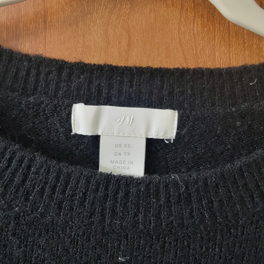 BOGO H&M Black Crewneck Sweater Size XS - Picture 4 of 4